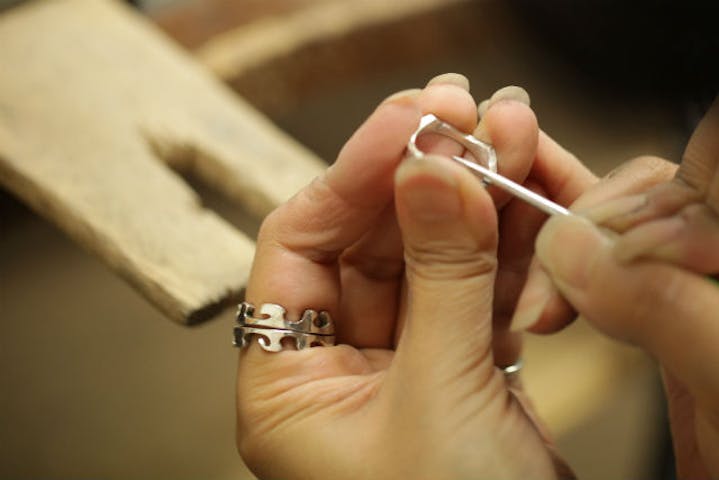 大阪梅田 彫金 作って使って大満足 手作りリングでおしゃれを楽しもう アソビュー