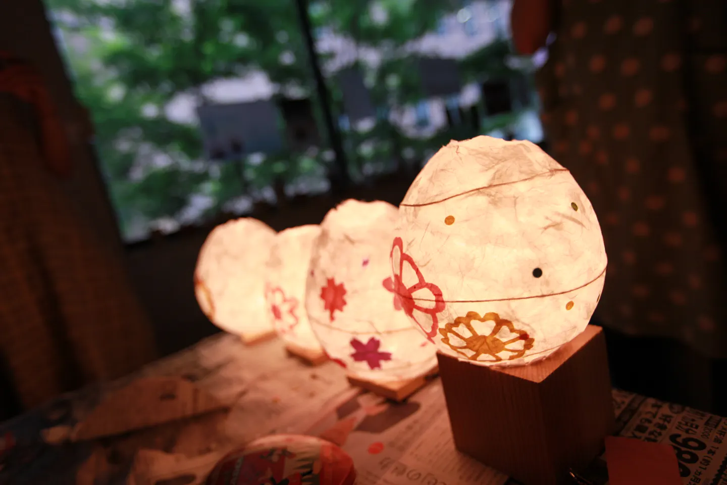 銀座 照明クラフト 卵型のフォルムが可愛い ユニークな作り方にワクワクします アソビュー