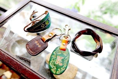 青山・レザークラフト・1回】革で作ろう！バングルまたはキーホルダー