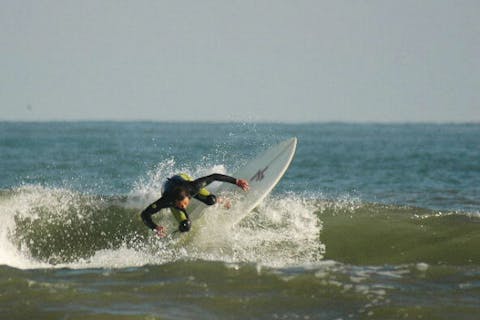 【九十九里・中級者向け・ショートボード・サーフィン】ベテランの指導でレベルアップ！ショートボードスクール