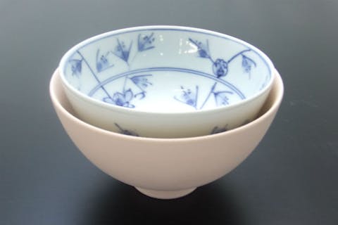 【佐賀県・有田・陶芸体験】器に自分だけの絵を描こう！らく焼体験・まる飯椀