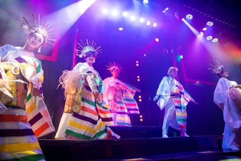 【東京・銀座・ショーレストラン】お食事2膳＋3時間飲み放題付き「金春コース」！本格ダンス＆ニューハーフショーで銀座の夜を華麗に彩る笑いと感動のエンターテイメント＜銀座・新橋駅から徒歩5分＞