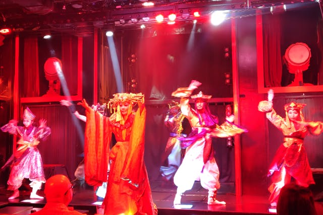 日曜は銀座を満喫！抹茶体験＆ダンスショー鑑賞　同時に楽しめます