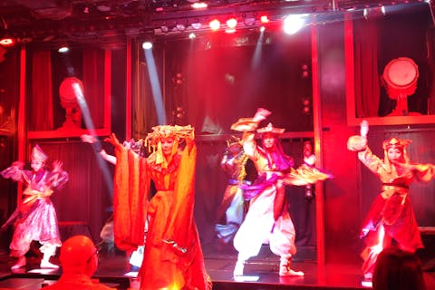 日曜は銀座を満喫！抹茶体験＆ダンスショー鑑賞　同時に楽しめます