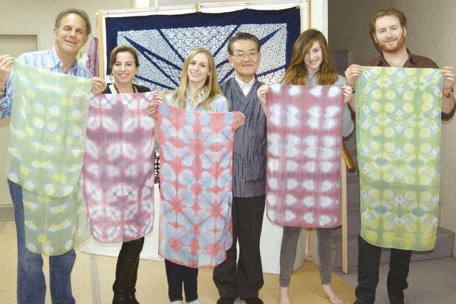 【京都市・中京区・染物体験】伝統の絞り染め体験で、スカーフを染めよう！