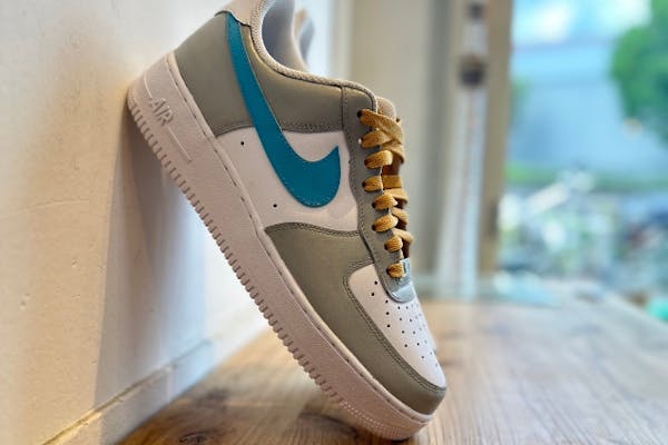 大阪・福島・スニーカーペイント】スニーカーに自由にペイントして自分