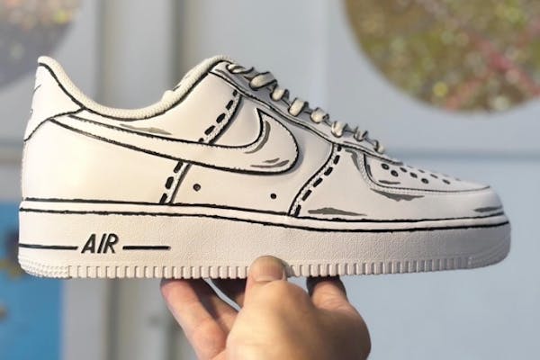 大阪・福島・スニーカーペイント】スニーカーに自由にペイントして自分