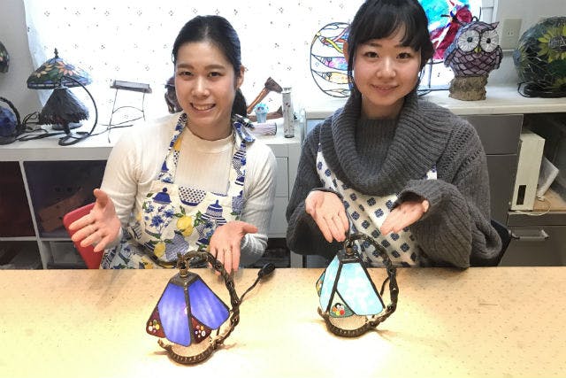 「世田谷ステンドグラススタジオ美」は、ガラス細工体験をご提供しています。