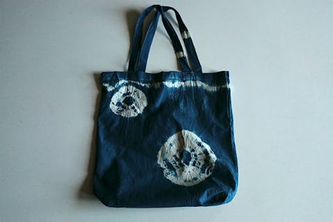 【沖縄北部・染物体験】土や藍でエコバックを染めよう！自然素材の豊かな発色が魅力です