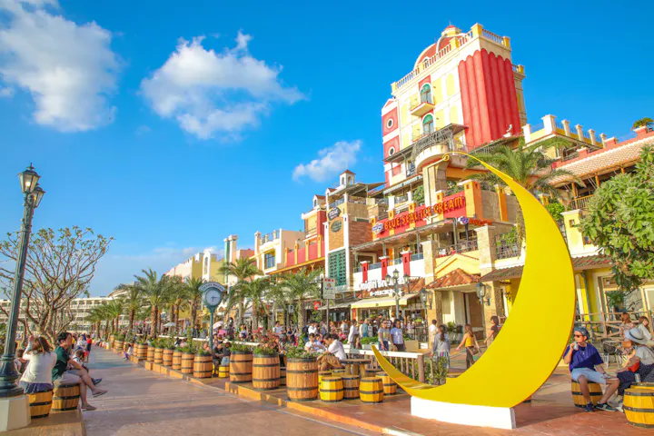 沖縄 日帰りバスツアー 到着後すぐ観光 Dmmかりゆし水族館へ行く ラドクイック号半日観光コース アソビュー