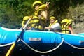 ラフティングはゴムボートに乗り込み、パドルを使って川下りを楽しむアウトドアスポーツです。