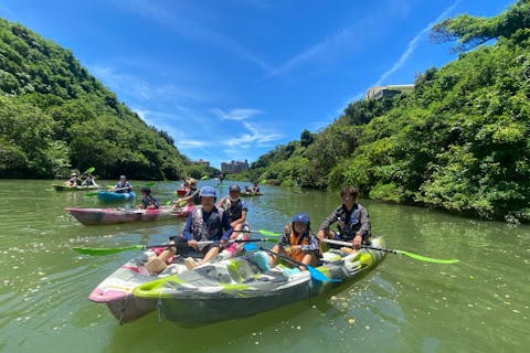 【沖縄・中部・カヤック】友情深まる★水上のアドベンチャー！4名以上でお得なグループ割！比謝川マングローブカヤックツアー