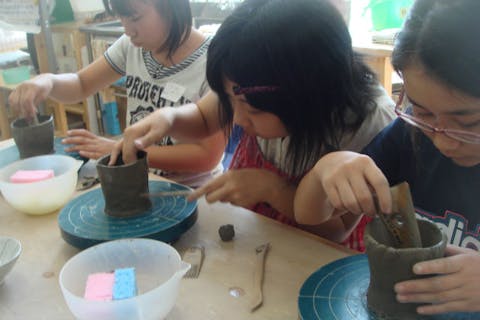 【埼玉・手びねり・陶芸体験】粘土を自由自在に操って、一点物を作ろう！