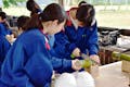 倉吉市体験型教育旅行誘致協議会は、鳥取県倉吉市にて竹細工体験をご提供しています。