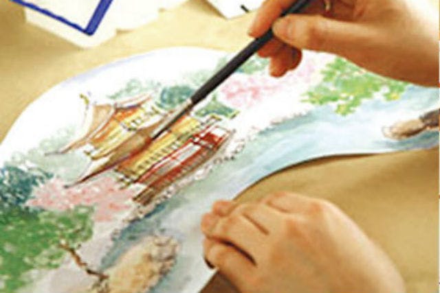 【京都・中京・伝統文化体験】自分だけの京扇子を作ろう！河原町の近くで絵付け体験