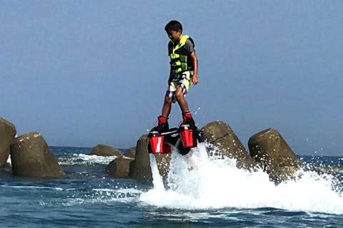 【千葉県鴨川市・フライボード】水圧を使って空を飛ぼう！開放感バツグンのフライボート！