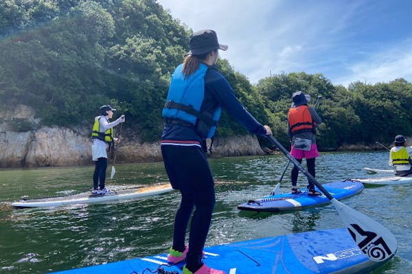 島根・温泉津・SUP 透明度最高！SUPでゆる〜く海上散歩！｜アソビュー！