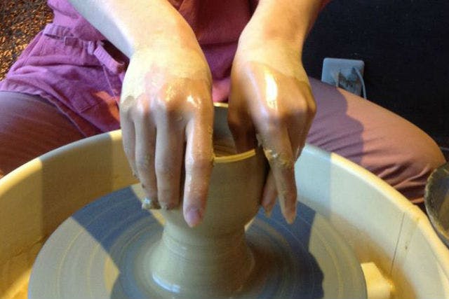 豊仙窯は、京都市東山区の陶芸教室です。初心者にぴったりの陶芸体験を開催中！