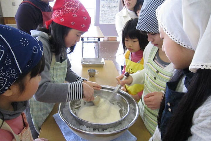 福井県 料理体験 福井県産の牛乳を贅沢に使用 濃厚アイスクリーム作りに挑戦しよう アソビュー