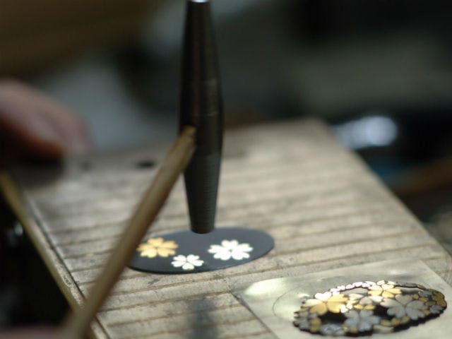 昇龍苑 中嶋象嵌は、京都の嵐山にてアクセサリー手作り体験をご提供しています！