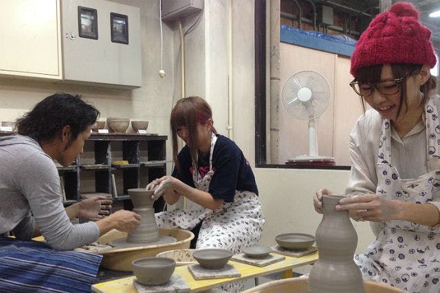 品野陶磁器センター陶芸教室では、陶芸体験プランを開催しております。
