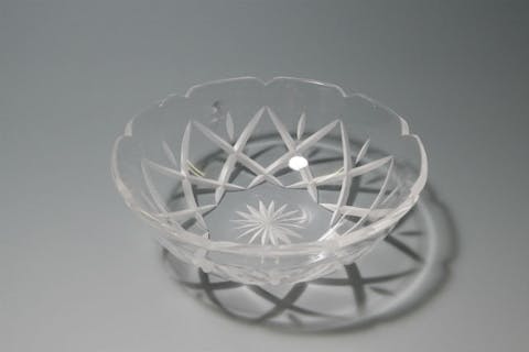 【横浜・ガラス細工】きらびやかな光の乱反射が美しい！江戸切子体験