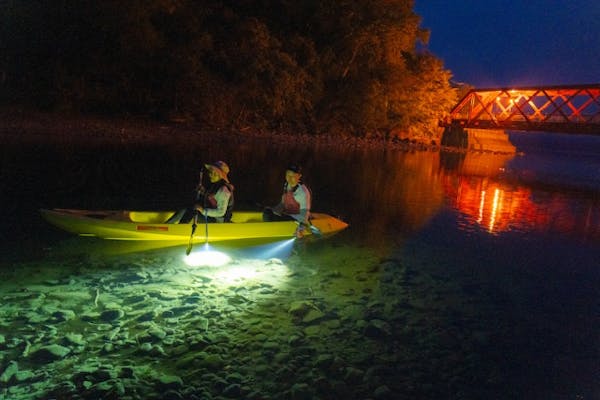 【北海道・支笏湖・プレミアムナイトカヤック】昼間とはひと味違う夜の自然を体感！水質トップクラスの湖・川でプライベートツアー（写真つき）｜アソビュー！