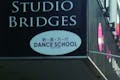 新潟グランドホテルに隣接したダンススタジオ、ブリッジスの中にある教室です。