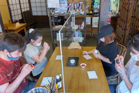 【鳥取・人形作り】オリジナルの人形ができあがる！はこた人形・顔描き体験