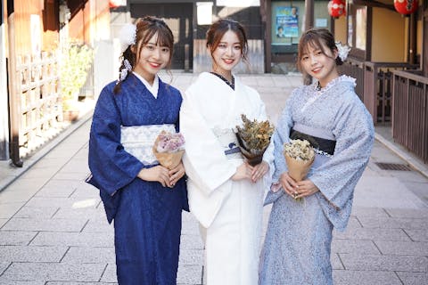 【着物レンタル・京都】プレミアムプラン/四条駅,烏丸駅から徒歩2分！トレンド着こなしを堪能！