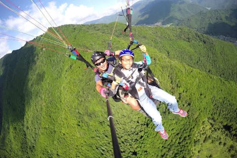 【兵庫・パラグライダー体験】インストラクターと2人乗り！山の上から撮影できる