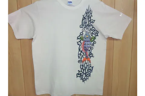 【沖縄やんばる・染物体験】自分オリジナルの紅型染めTシャツ！派手レトロな色使いを楽しもう！