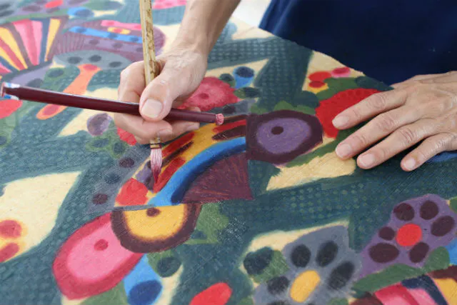 沖縄 染物体験 自分だけの手作りiphoneケース 沖縄伝統の鮮やか紅型染め体験 アソビュー