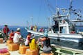 手ぶらで船釣りに挑戦！南三陸町の歌津泊浜漁港に集合して、大海原へ出発です。