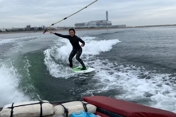 大阪・岸和田・ウェイクサーフィン】女性限定！手ぶらでOK！オール