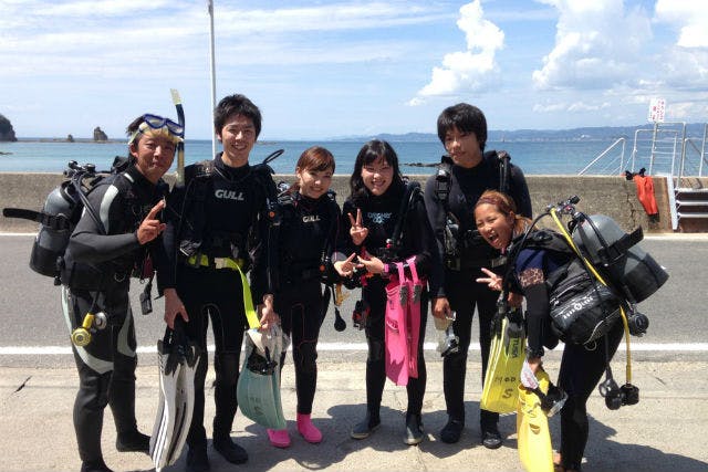 ミスオーシャンダイビングサービスは、和歌山の海で体験ダイビングを行なっています。