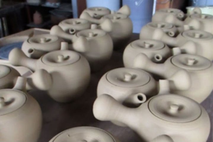青森県八戸市 陶芸体験 電動ろくろ 一時は途絶えていた幻の陶器 八戸焼を作ろう アソビュー 青森県八戸市 陶芸体験 電動ろくろ 一時は途絶えていた幻の陶器 八戸焼を作ろう アソビュー