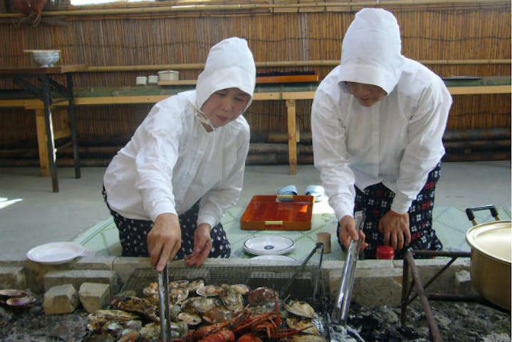 三重 海女小屋体験 現役海女さんとおしゃべり 相差産の海産物を満喫 ランチタイムプラン アソビュー 三重 海女小屋体験 現役海女さんとおしゃべり 相差産の海産物を満喫 ランチタイムプラン アソビュー