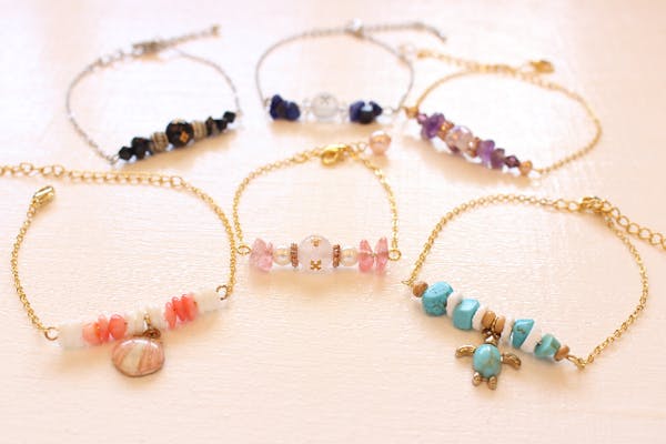 沖縄・石垣・手作りブレスレット】キラキラ可愛い！天然石チェーン