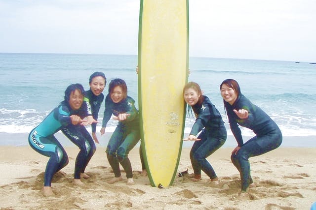 【宮崎県・サーフィン体験】マリンスポーツ初体験の方へのプラン登場♪スタッフサポートの安心サーフィン体験