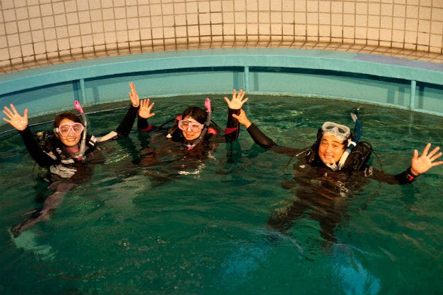 【東京・品川・体験ダイビング】都心のダイビング専用プールで体験ダイビング！