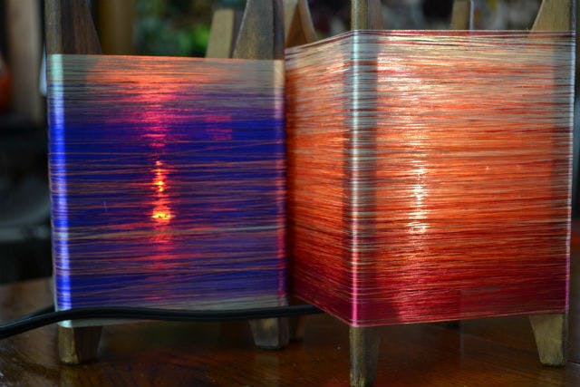【京都・機織り体験】美しい絹糸でつくる、色合せを楽しむ糸巻きランプシェード