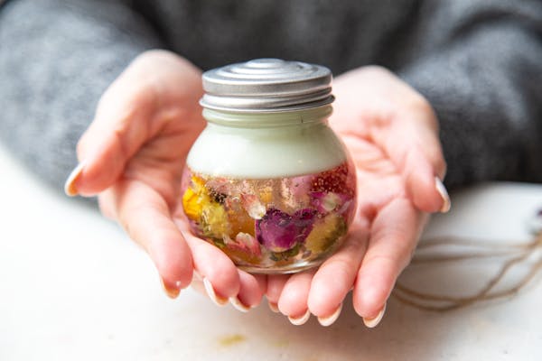 福岡・天神・キャンドル作り】”お花と香り”2つを楽しむアロマ