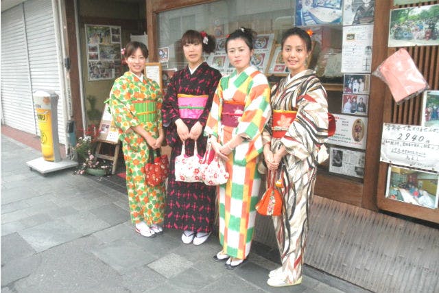 【京都・着付け体験・ハンバーグ定食付き】女性限定！女子会やデートに！街歩きと食事を楽しもう
