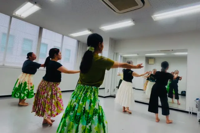 猫背が気になる人のための、美姿勢になれるフラダンス【横浜市10:45-11:45】