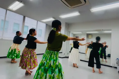 猫背が気になる人のための、美姿勢になれるフラダンス【横浜市10:45-11:45】