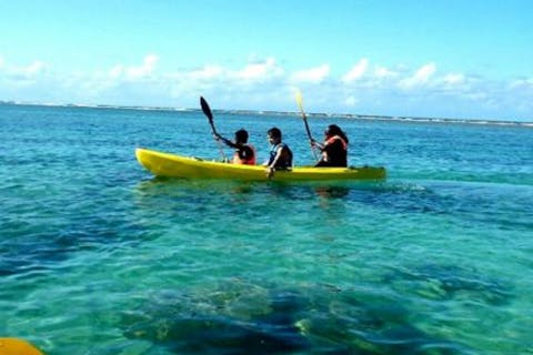 【沖縄・真栄田岬・カヤック】海中をのぞいてみよう！ファミリー歓迎プラン