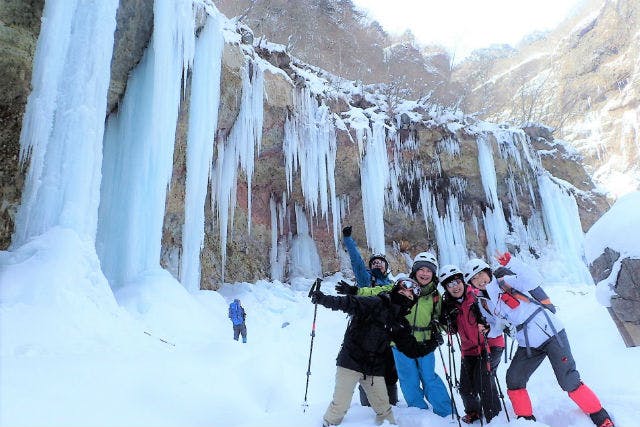 【栃木・日光・トレッキング】圧倒的な氷の芸術は、まさに日光の宝！雲竜渓谷氷瀑トレッキングツアー