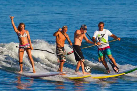 【沖縄・真栄田岬・SUP】アクティブに遊べて上級者も大満足！SUPで波乗りプラン