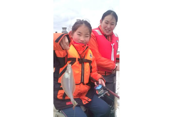 函館 海釣り 初心者にやさしい船釣り体験 ゆったり泳ぐカレイを釣ろう アソビュー